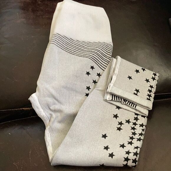 Fabletics High Waisted Seamless Star Capril - Picture 5 of 5